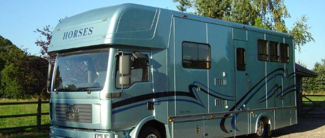 close up 7.5 tonne horsebox