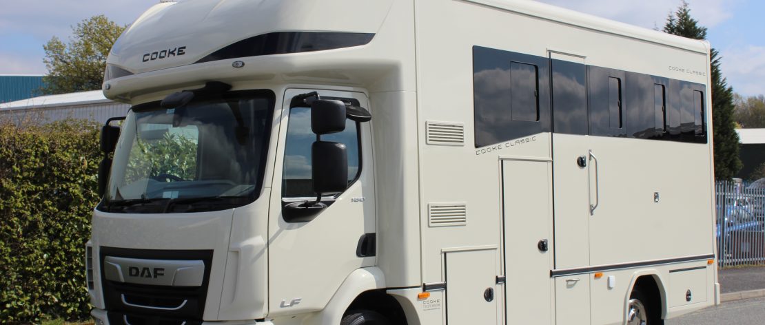 Large horsebox, external front side photo