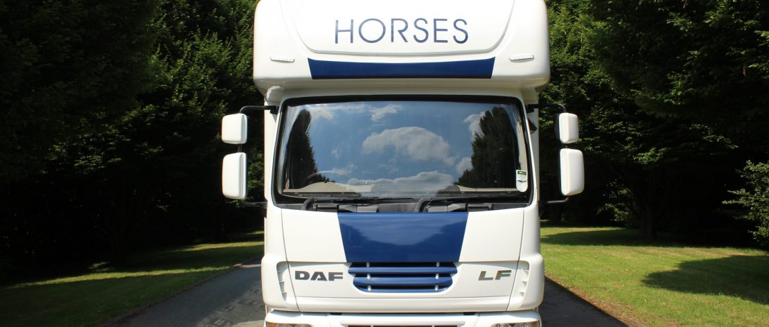 Front view horsebox photo