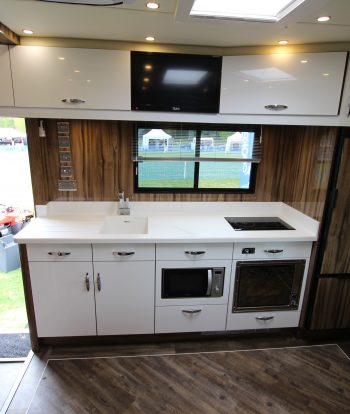 26 tonne horsebox living area