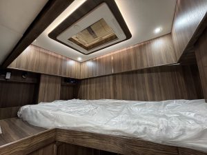 26 tonne horsebox bed
