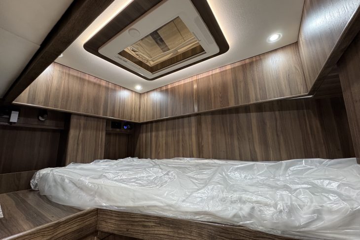 26 TONNE HORSEBOXES