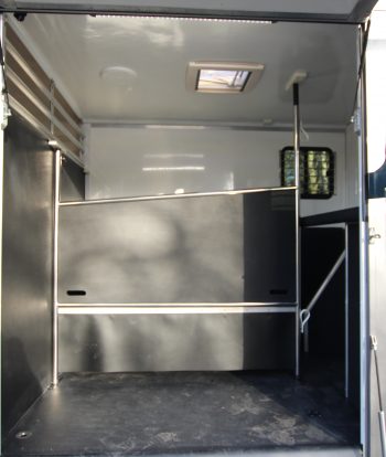 3.5 tonne horsebox countryman horse area