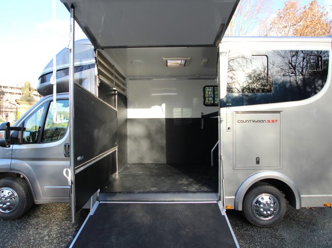 3.5 TONNE BESPOKE HORSEBOX FOR SALE – MADE TO ORDER