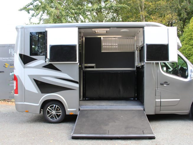 3.5 TONNE BESPOKE HORSEBOX FOR SALE – MADE TO ORDER