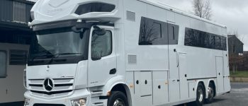 Travel in Luxury with our 26 Tonne Horseboxes