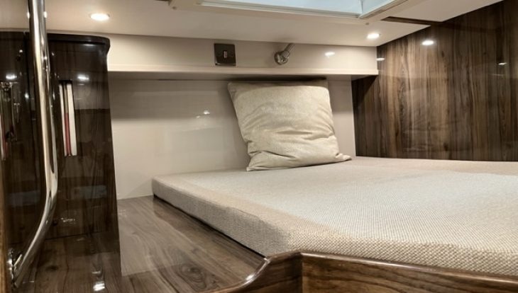 26 tonne horsebox luxury interior photo of sleeping area