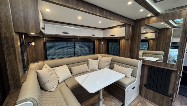 26 tonne horsebox living area