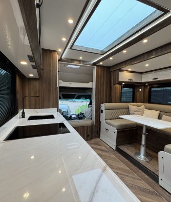 26 tonne horsebox living area