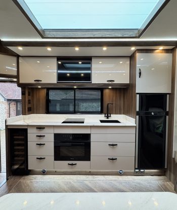 26 tonne horsebox kitchen