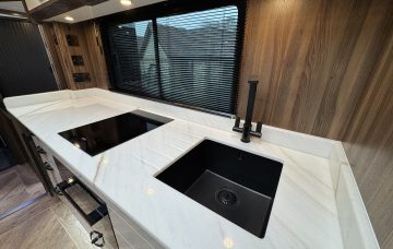 26 tonne horsebox hob and sink