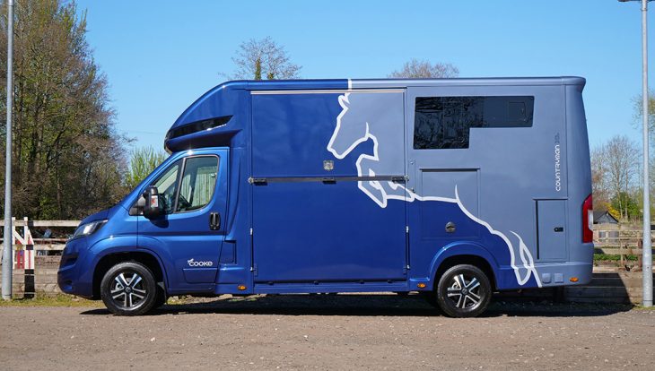 3.5 tonne horsebox countryman side exterior