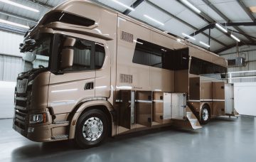 18 TONNE BESPOKE HORSEBOX FOR SALE – MADE TO ORDER