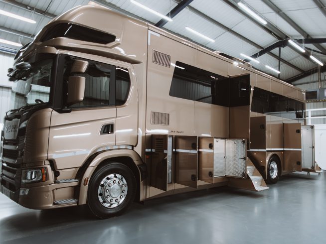 18 TONNE BESPOKE HORSEBOX FOR SALE – MADE TO ORDER