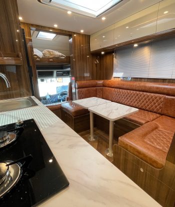 7.5 tonne horsebox living area