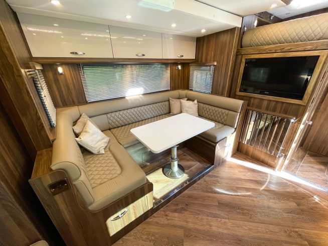 18 TONNE BESPOKE HORSEBOX FOR SALE – MADE TO ORDER