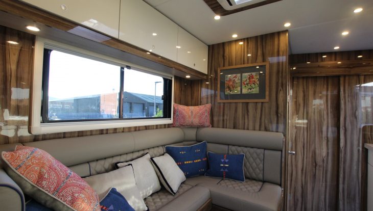 7.5 tonne horsebox premier living area