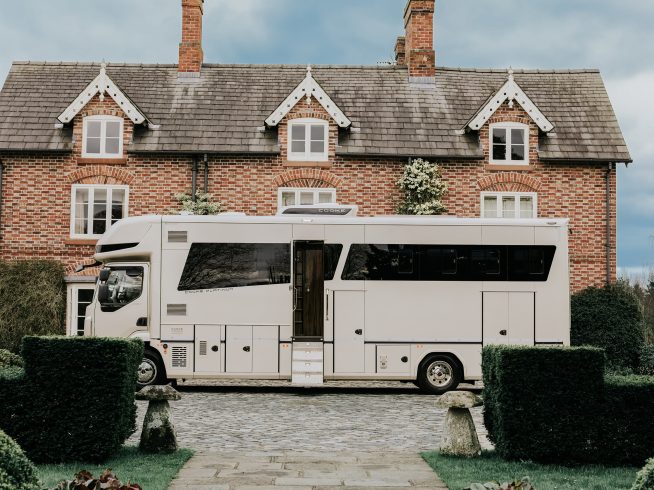 16 TONNE BESPOKE HORSEBOX FOR SALE – MADE TO ORDER