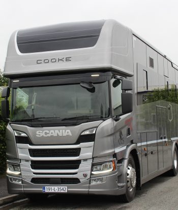 18 tonne horsebox platinum front exterior