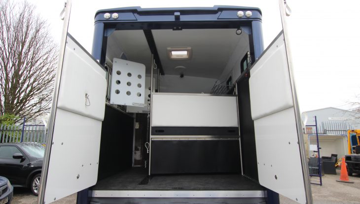 7.5 tonne horsebox platinum rear doors