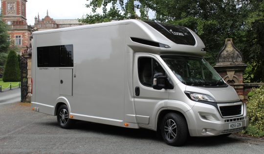 4.5 tonne horsebox side view