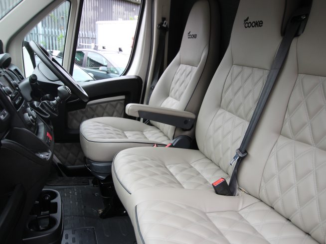 4.5 TONNE BESPOKE HORSEBOX FOR SALE – MADE TO ORDER