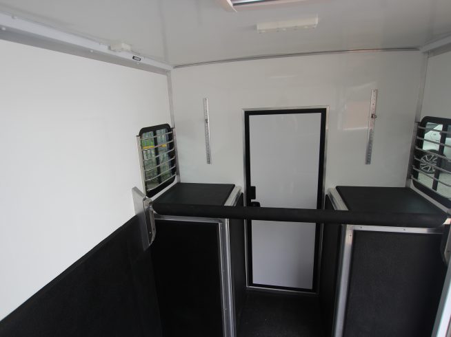 4.5 TONNE BESPOKE HORSEBOX FOR SALE – MADE TO ORDER