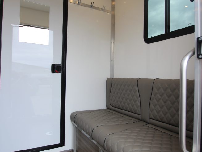 4.5 TONNE BESPOKE HORSEBOX FOR SALE – MADE TO ORDER