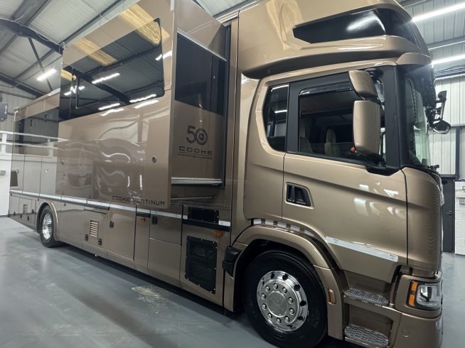 18 TONNE BESPOKE HORSEBOX FOR SALE – MADE TO ORDER