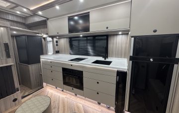 18 tonne horsebox - kitchen area