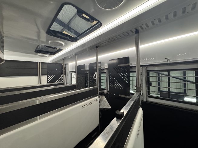 18 TONNE BESPOKE HORSEBOX FOR SALE – MADE TO ORDER