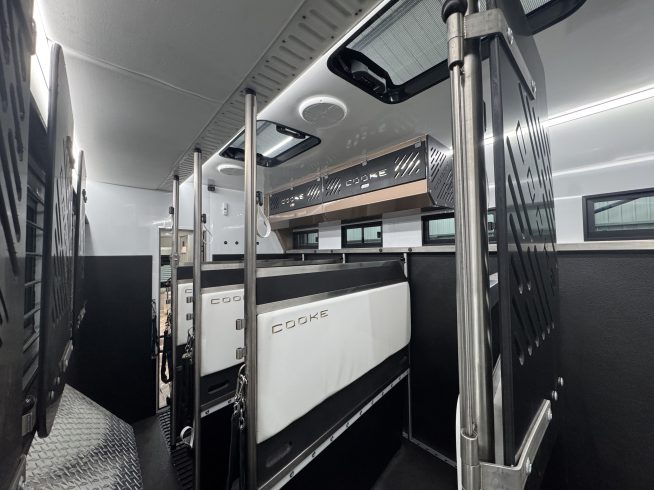 18 TONNE BESPOKE HORSEBOX FOR SALE – MADE TO ORDER