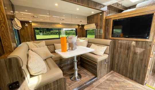 16 tonne horsebox living area