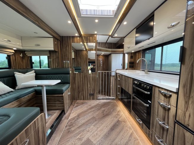 14t COOKE PLATINUM 4 HORSE