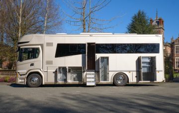 18 TONNE BESPOKE HORSEBOX FOR SALE – MADE TO ORDER