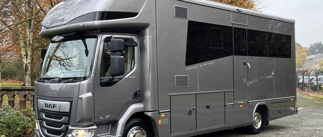 7.5 tonne horsebox platinum s side exterior