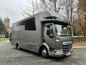 7.5 tonne horsebox platinum s front exterior