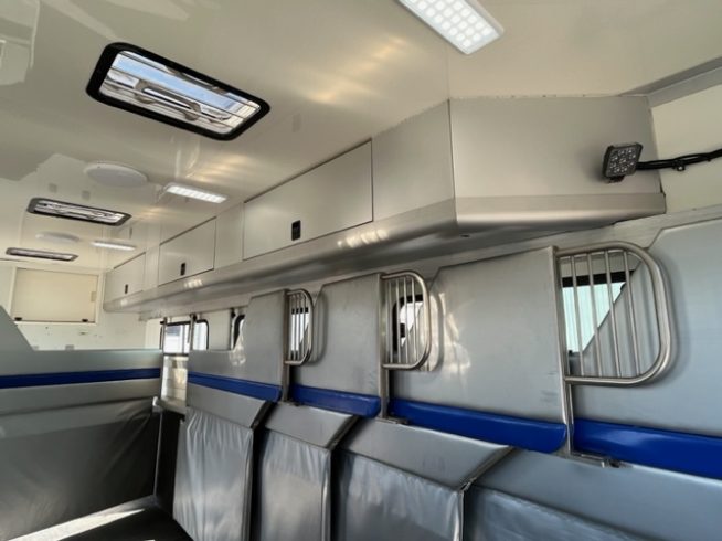 26T AKX (STEPHEX) MAN TGX 26-360 AUTO – 7 STALL HORSEBOX