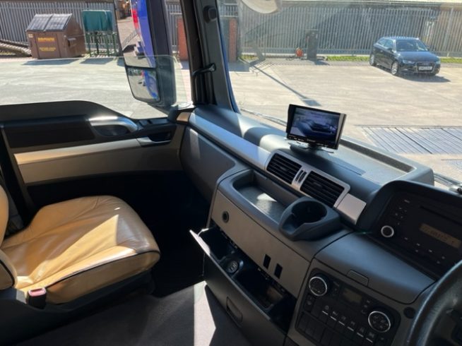 26T AKX (STEPHEX) MAN TGX 26-360 AUTO – 7 STALL HORSEBOX
