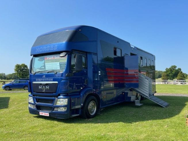 26T AKX (STEPHEX) MAN TGX 26-360 AUTO – 7 STALL HORSEBOX