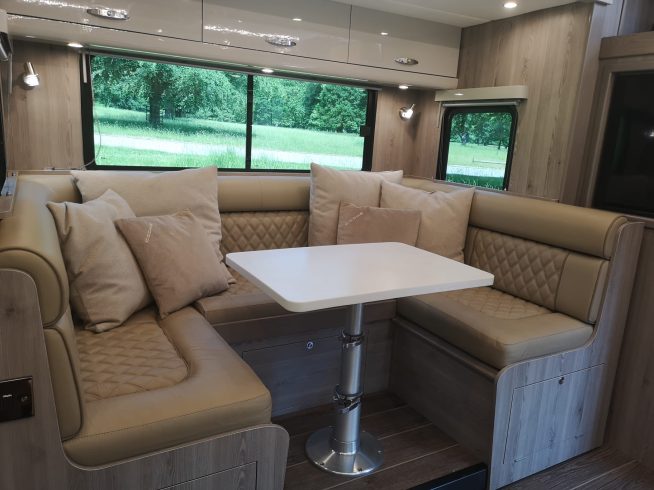2022 16t COOKE PLATINUM 4 HORSE