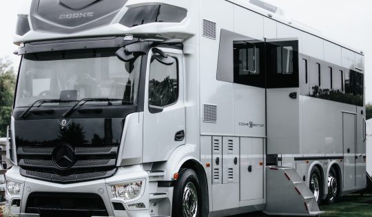 18t Mercedes actros chassis photo front side view