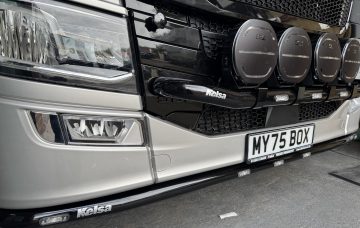 scania 500s chassis cab close up