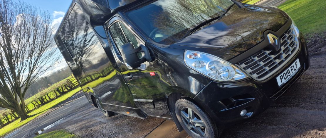 3.5 tonne horsebox front side shot