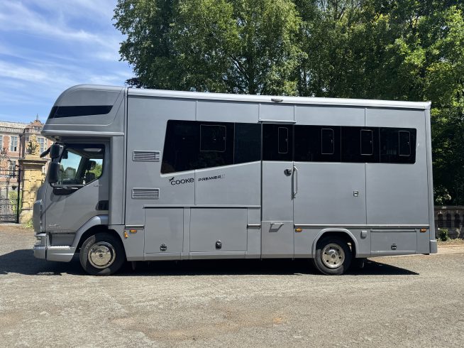 7.5t Cooke Premier Luxury Horsebox