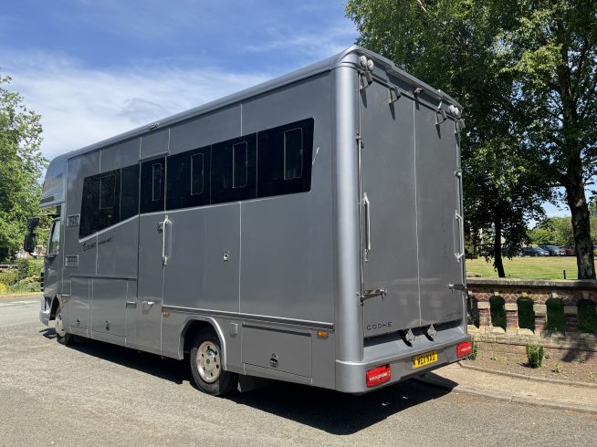 7.5t Cooke Premier Luxury Horsebox