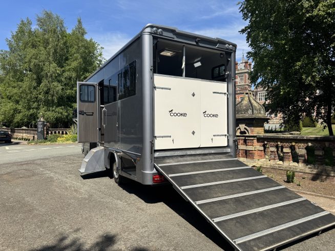 7.5t Cooke Premier Luxury Horsebox