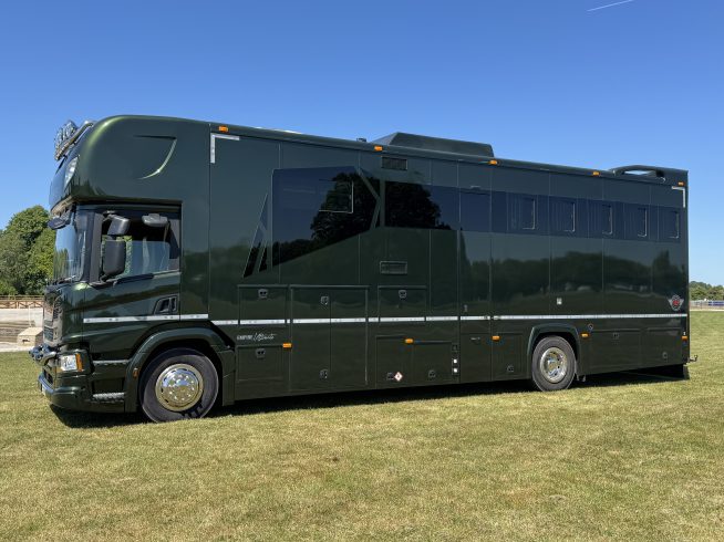 18t Empire Ultimate 5 Horsebox – Scania P320 Auto
