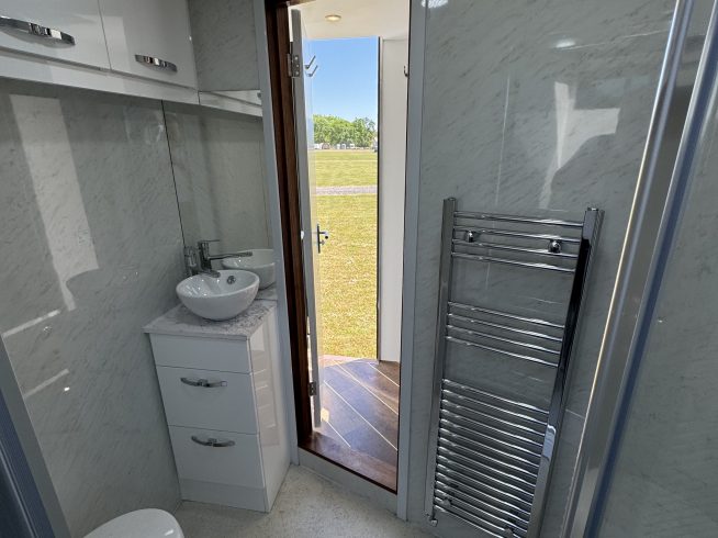 18t Empire Ultimate 5 Horsebox – Scania P320 Auto