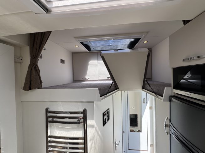 18t Empire Ultimate 5 Horsebox – Scania P320 Auto